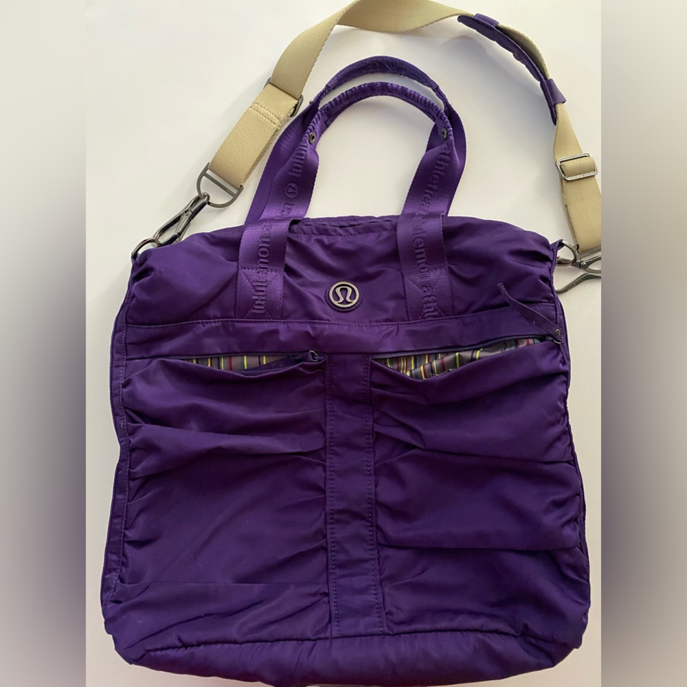 lululemon athletica Fast In Flight Purple Tote - Removable Strap
